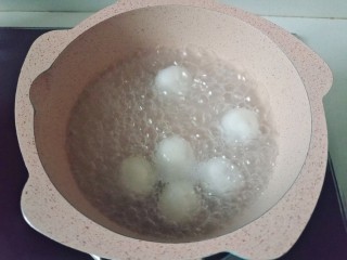9、水果汤圆,煮至汤圆浮起即可