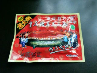 5、快手麻辣烫,我用这个牌子的火锅底料，我不能吃太辣的，选的中辣。