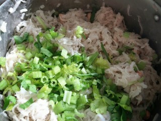 13、潮汕+广章,加入切碎的小芹菜