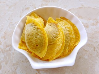 16、妈妈的味道～美味蛋饺（平底锅版）,依次全部做好