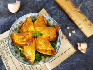 18、妈妈的味道～美味蛋饺（平底锅版）,可以按喜好用酱汁烩着吃????