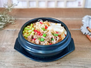 1、部队火锅,色香味俱全的部队火锅，一人食满足。