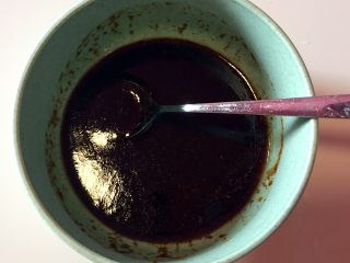 4、沙茶牛肉粉丝煲,所有沙茶酱汁调匀备用