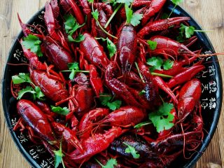 9、麻辣啤酒小龙虾,完成了