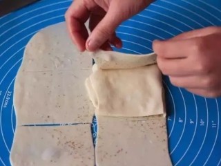 5、飘香酱香饼,一块块，层层叠加