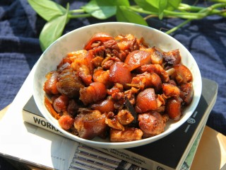 15、焖猪蹄,色香味俱全的一盘焖猪蹄搞定,开吃吧????