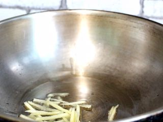 12、西红柿香菇汤,姜丝炒出香味