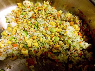 13、西兰花紫菜饭团,翻炒均匀