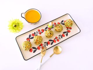 17、西兰花紫菜饭团,在配上一碗颜值高的南瓜粥实在是太????了