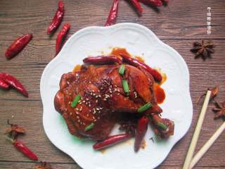 11、吮指鸡腿,鸡腿肉香滑细嫩,丝丝入味