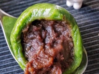 26、咸蛋黄肉松网红青团,豆沙的。