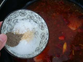 20、毛血旺,加盐，鸡精和黑胡椒粉。