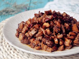 13、自贡冷吃兔, 一上桌很快就会光盘，年夜饭少不了它。