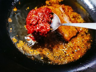 8、川菜之灵魂–毛血旺,再加入一勺豆瓣酱