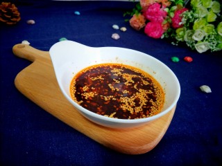 15、自制饺子蘸料（附辣椒油的制作方法）,配上煎好的饺子，简直太美味了！