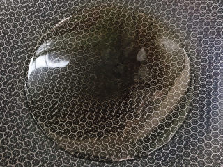 9、包菜炒肉丝,热锅冷油