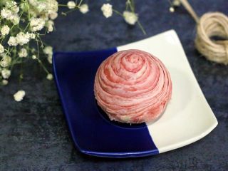 31、四色螺旋蛋黄酥,成品图。