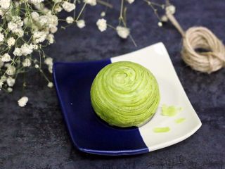 32、四色螺旋蛋黄酥,成品图。