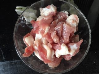 4、芋头焖饭,切片