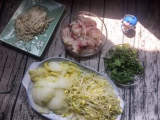 6、水煮鱼片,煮熟的蔬菜