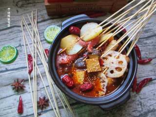 14、钵钵鸡,静置3个小时会更入味，能过夜后用口感最佳