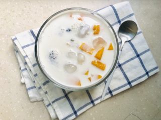 11、芒果黑米椰奶西米露,清热解暑的经典甜点!