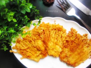 14、孜然黄金金针菇,金针菇能有效地增强机体的生活活性，促进体内新陈代谢，有利于食物中各种营养素的吸收和利用，对生长发育也大有益处。