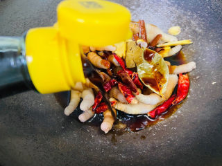 16、香辣卤鸡爪,烹入一勺香醋