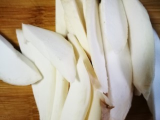 9、干锅南美对虾,杏鲍菇切片。