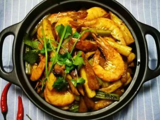 23、干锅南美对虾,出锅放上香菜,口水都下来啦????????