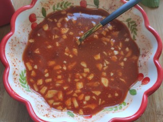 7、部队火锅,少许水，拌匀