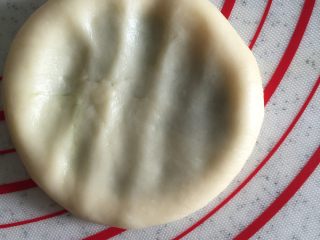 16、莲蓉蛋黄酥&杂花酥（黄油版）,压扁。