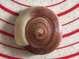 23、莲蓉蛋黄酥&杂花酥（黄油版）,压扁。