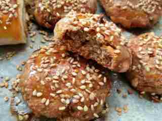 13、千层芝麻花生椒盐酥,椒盐花生酥也很好吃