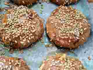 14、千层芝麻花生椒盐酥,一点不用浪费。