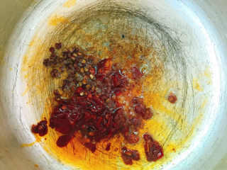 7、红烧鸭肉,放豆瓣酱和花椒粒