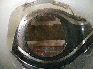 7、小炒土鸡,锅里放入适量的油烧至冒烟！