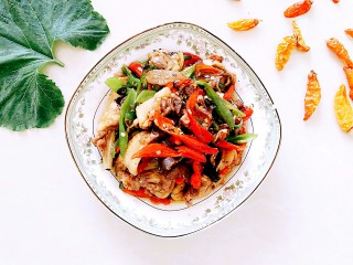 16、小炒土鸡,鲜香美味的小炒鸡出锅啦！一个字，香！超级下饭！