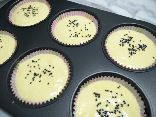 11、老式无水蛋糕,撒上黑芝麻～