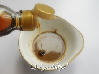 4、地方菜 武汉热干面,麻酱料用芝麻油调润滑