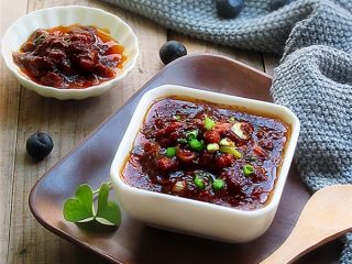 10、自制开胃下饭的沙茶肉末酱,熬制好的肉末酱可以用来拌面和做酱香饼或拌饭吃，超级下饭的哟！