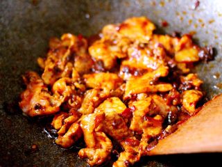 11、绿色美食+酱爆菜花,大火继续翻炒片刻