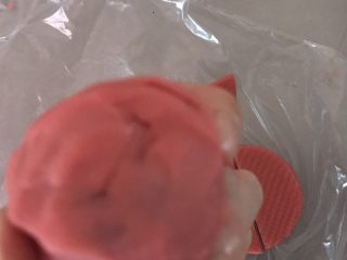 8、桃山皮玫瑰花月饼,底部是这样的。