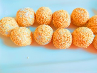 1、油炸汤圆,油炸汤圆。