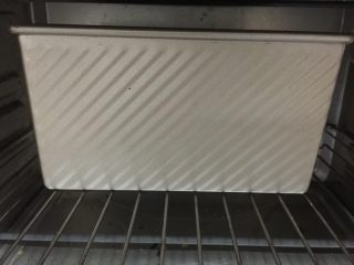 12、致高考——书形记忆面包,盖上盖子放入烤箱中下层，170度上下火35分钟，烤前喷点水，无需预热。