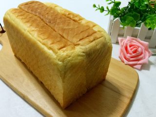 13、致高考——书形记忆面包,烤好后的面包轻轻晃动即可倒扣脱模。