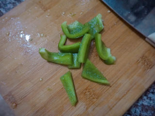 10、三黄鸡炖土豆,也可以准备青椒