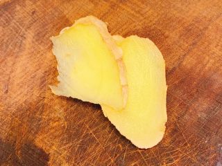 3、蒜苔炒肉,姜切片