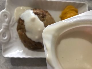 11、粽子新吃法-芒果酸奶粽子,淋上酸奶