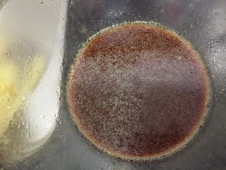 11、栗子焖排骨,腌制排骨的汁流着